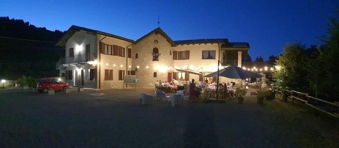Agriturismo Cascina L'Arche Santo Stefano Belbo Buitenkant foto
