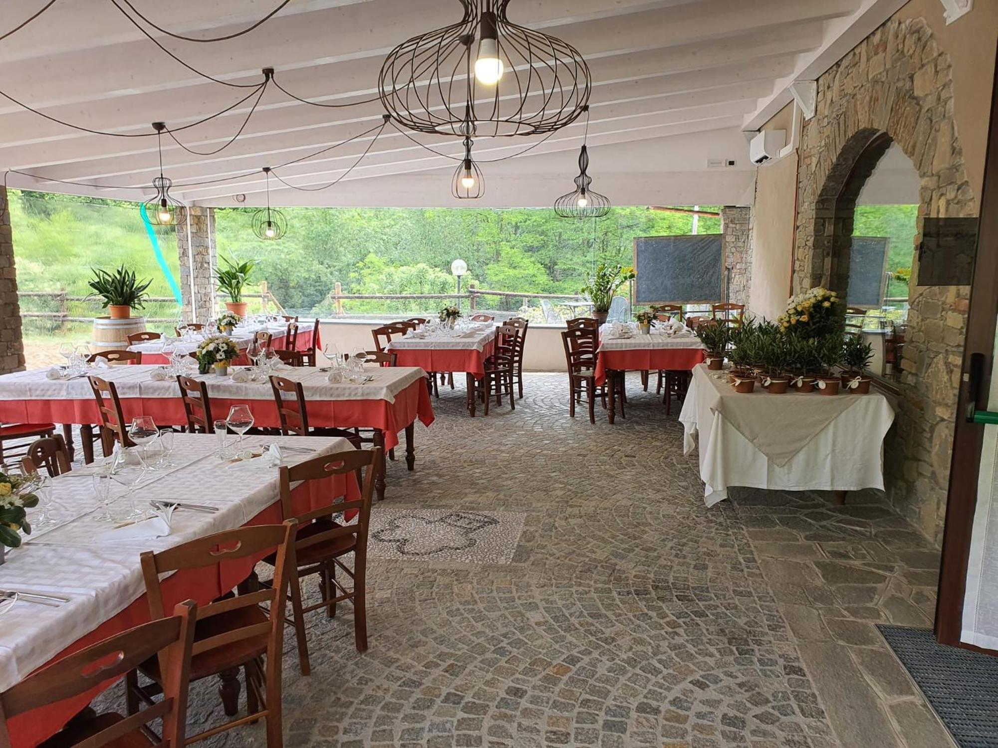 Agriturismo Cascina L'Arche Santo Stefano Belbo Buitenkant foto