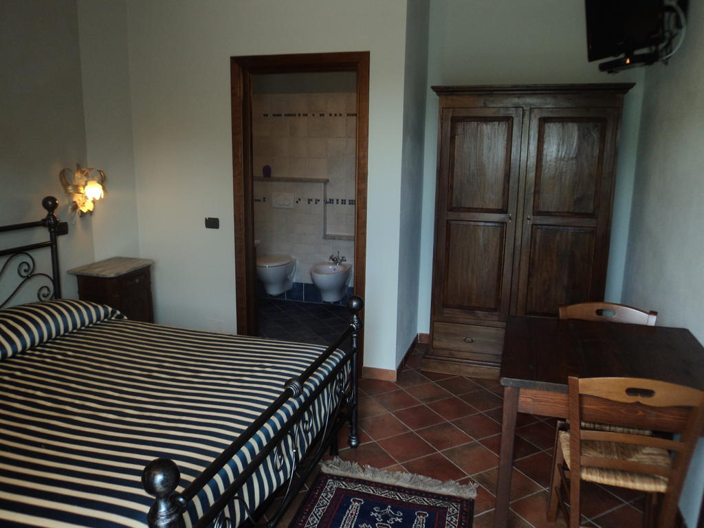 Agriturismo Cascina L'Arche Santo Stefano Belbo Kamer foto