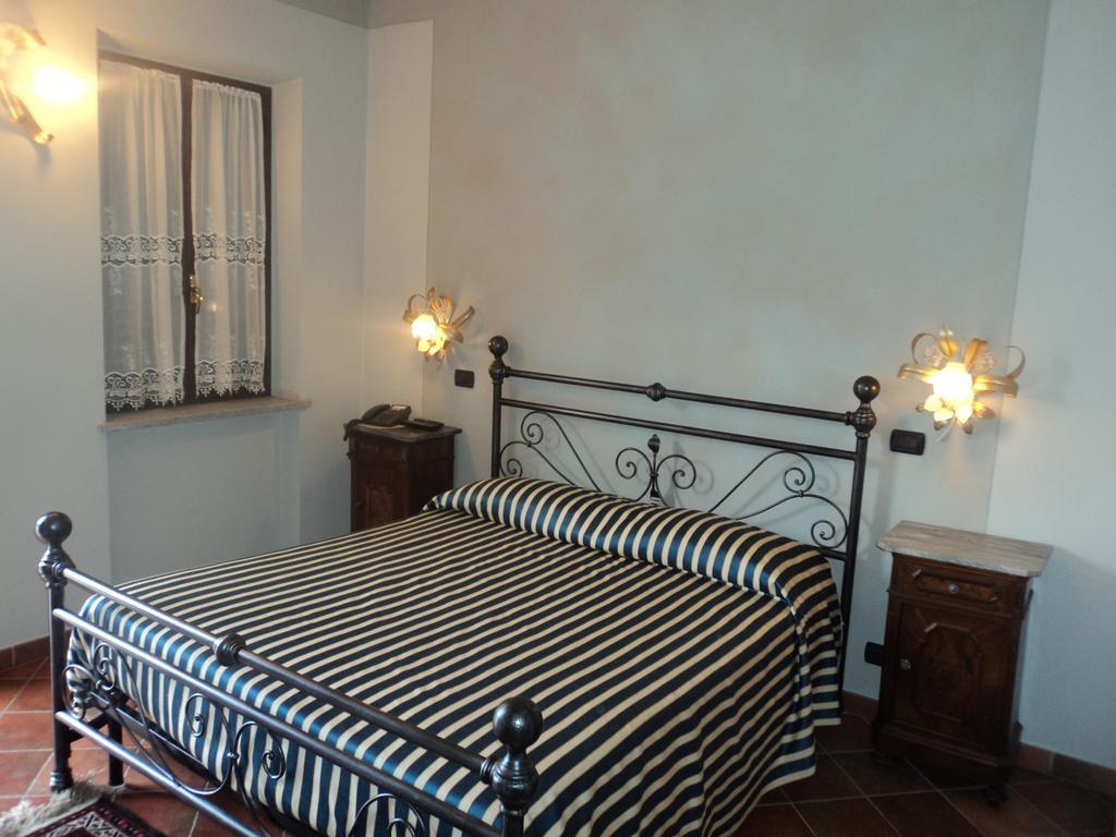 Agriturismo Cascina L'Arche Santo Stefano Belbo Kamer foto